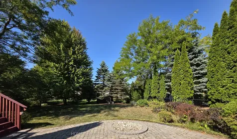 28 Cranberry Heights Wasaga Beach ON L9Z 1M9