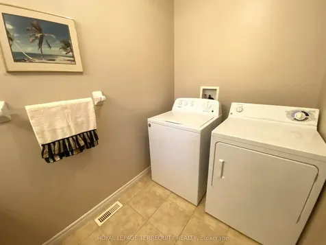 5 Silver Maple Crescent Barrie ON L4N 0Y4