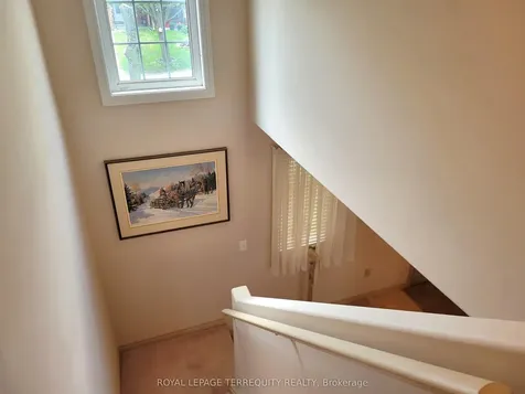 5 Silver Maple Crescent Barrie ON L4N 0Y4