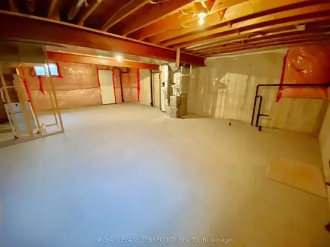 5 Silver Maple Crescent Barrie ON L4N 0Y4