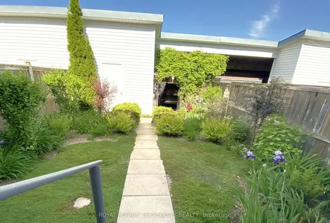 5 Silver Maple Crescent Barrie ON L4N 0Y4