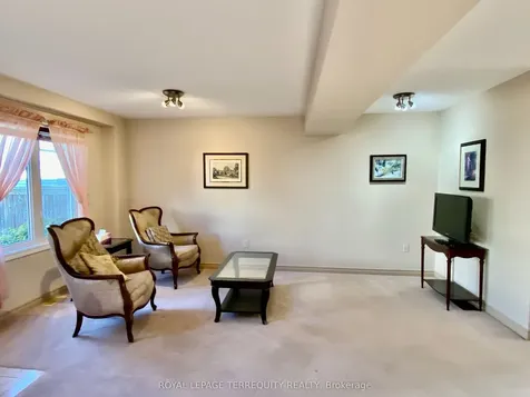 5 Silver Maple Crescent Barrie ON L4N 0Y4