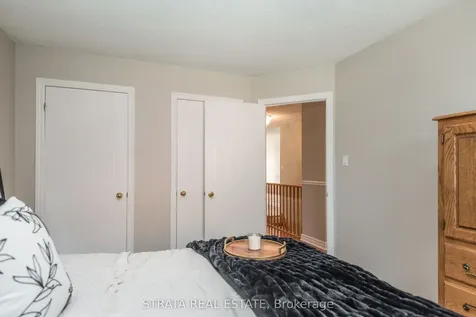 22 Mcveigh Drive Barrie ON L4N 7E2