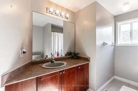 261 Mapleton Avenue Barrie ON L4N 8T3