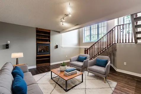 261 Mapleton Avenue Barrie ON L4N 8T3