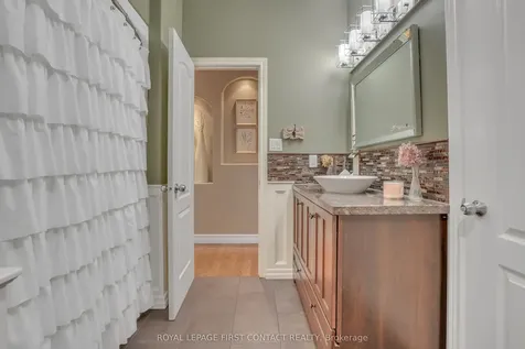 28 Windsor Crescent Barrie ON L4N 0K3