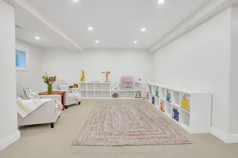 28 Windsor Crescent Barrie ON L4N 0K3