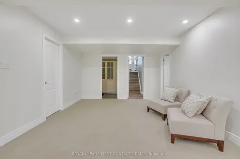 28 Windsor Crescent Barrie ON L4N 0K3