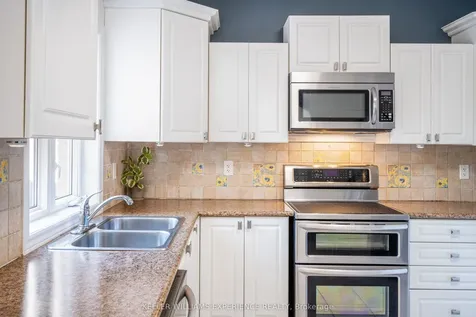 36 Stapleton Place Barrie ON L4N 5Z4