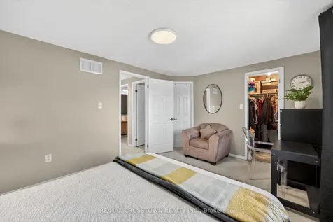 49 Tunbridge Road Barrie ON L4M 6S9