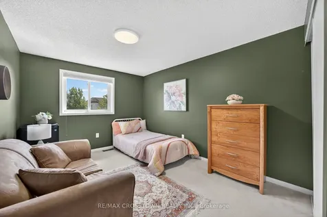 49 Tunbridge Road Barrie ON L4M 6S9