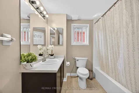 49 Tunbridge Road Barrie ON L4M 6S9