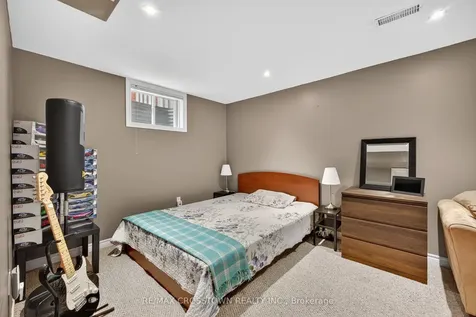 49 Tunbridge Road Barrie ON L4M 6S9