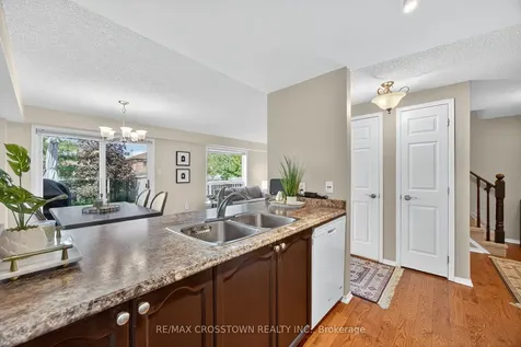 49 Tunbridge Road Barrie ON L4M 6S9