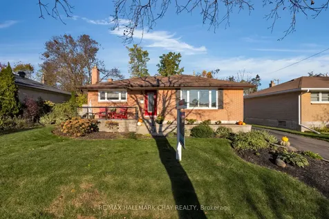 15 Bothwell Crescent Barrie ON L4M 2S7