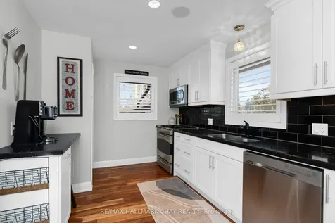 15 Bothwell Crescent Barrie ON L4M 2S7
