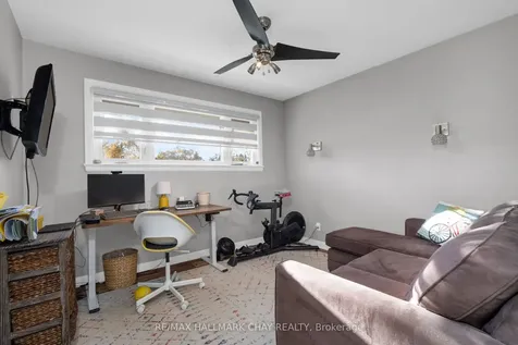 15 Bothwell Crescent Barrie ON L4M 2S7