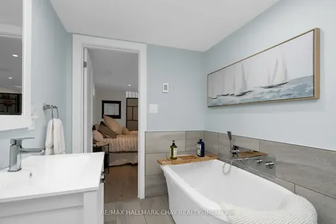 15 Bothwell Crescent Barrie ON L4M 2S7