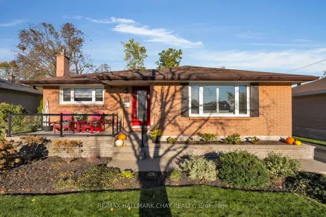 15 Bothwell Crescent Barrie ON L4M 2S7