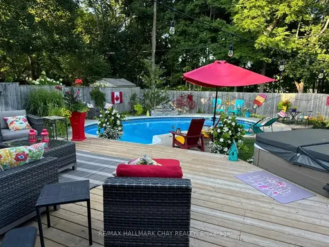 15 Bothwell Crescent Barrie ON L4M 2S7