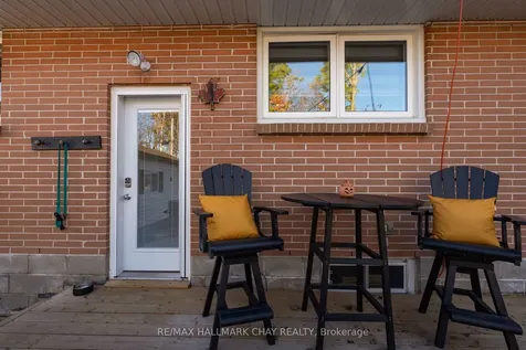 15 Bothwell Crescent Barrie ON L4M 2S7