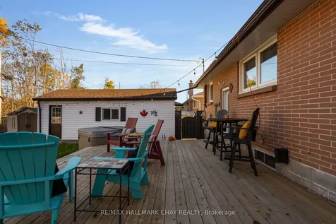 15 Bothwell Crescent Barrie ON L4M 2S7