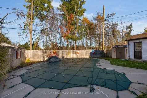 15 Bothwell Crescent Barrie ON L4M 2S7