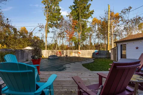 15 Bothwell Crescent Barrie ON L4M 2S7