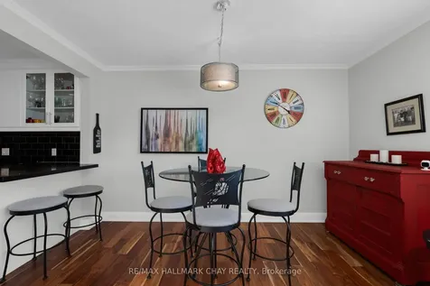 15 Bothwell Crescent Barrie ON L4M 2S7