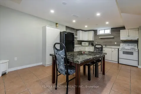 196 Edgehill Drive Barrie ON L4N 1M1