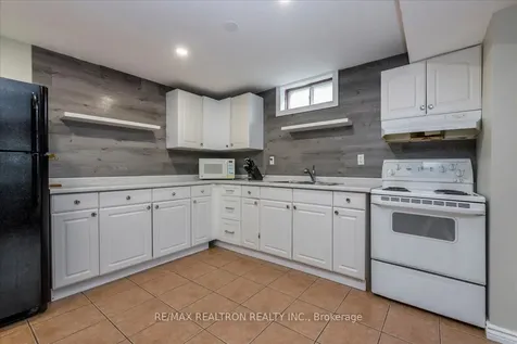 196 Edgehill Drive Barrie ON L4N 1M1