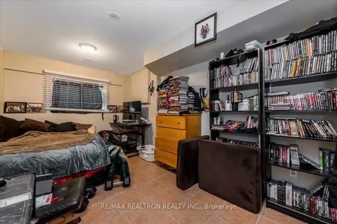 196 Edgehill Drive Barrie ON L4N 1M1