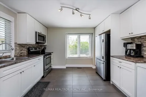 196 Edgehill Drive Barrie ON L4N 1M1