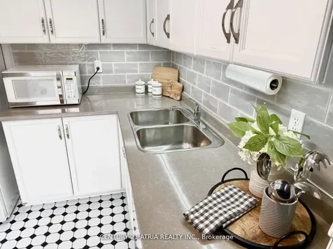 12 Lyfytt Crescent Barrie ON L4N 7X4