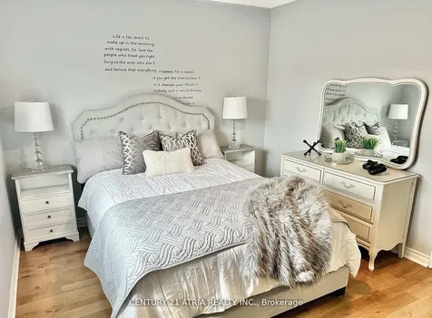 12 Lyfytt Crescent Barrie ON L4N 7X4