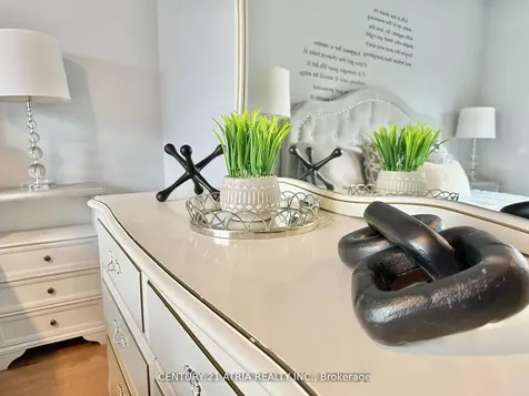 12 Lyfytt Crescent Barrie ON L4N 7X4