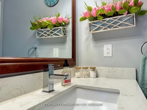 12 Lyfytt Crescent Barrie ON L4N 7X4