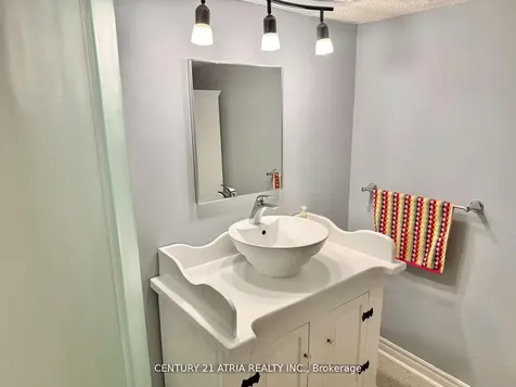 12 Lyfytt Crescent Barrie ON L4N 7X4