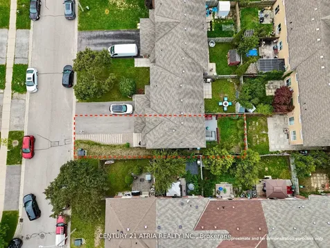 12 Lyfytt Crescent Barrie ON L4N 7X4