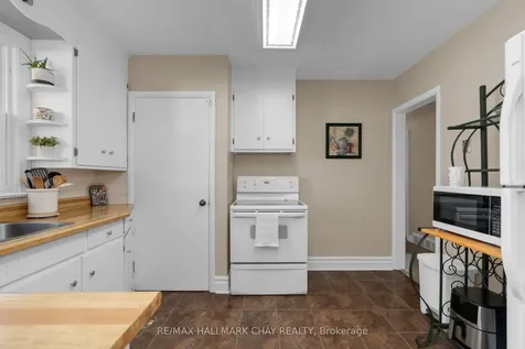 36 Grove Street E Barrie ON L4M 2N7