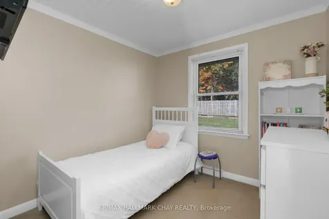 36 Grove Street E Barrie ON L4M 2N7