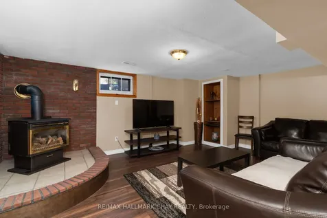 36 Grove Street E Barrie ON L4M 2N7