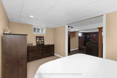 36 Grove Street E Barrie ON L4M 2N7