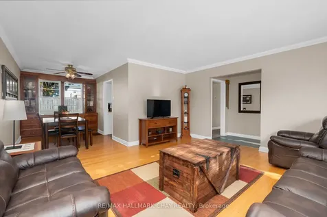 36 Grove Street E Barrie ON L4M 2N7