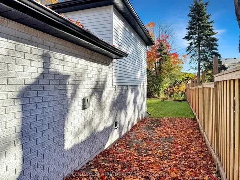 323 Nelson Street Barrie ON L4M 5P6