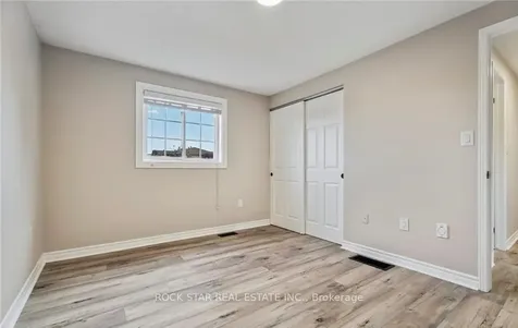 8 Ginger Drive Barrie ON L4N 9Z2