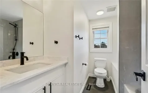 8 Ginger Drive Barrie ON L4N 9Z2