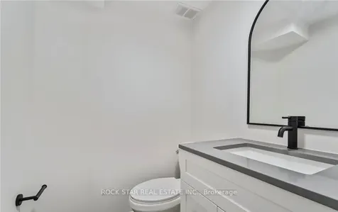 8 Ginger Drive Barrie ON L4N 9Z2