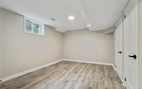 8 Ginger Drive Barrie ON L4N 9Z2