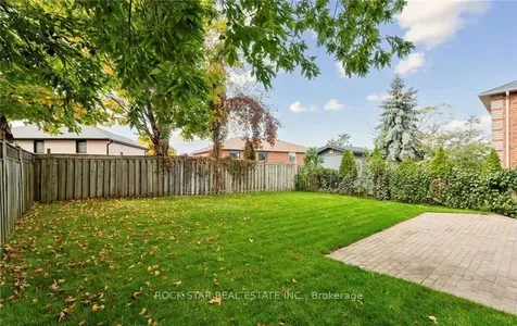 8 Ginger Drive Barrie ON L4N 9Z2